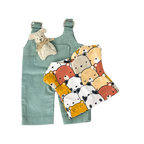 Felhő - Türkiz nadrágban választott pólóban