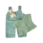 Felhő - Türkiz nadrágban választott pólóban