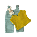 Felhő - Türkiz nadrágban választott pólóban