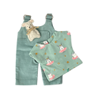 Felhő - Türkiz nadrágban választott pólóban