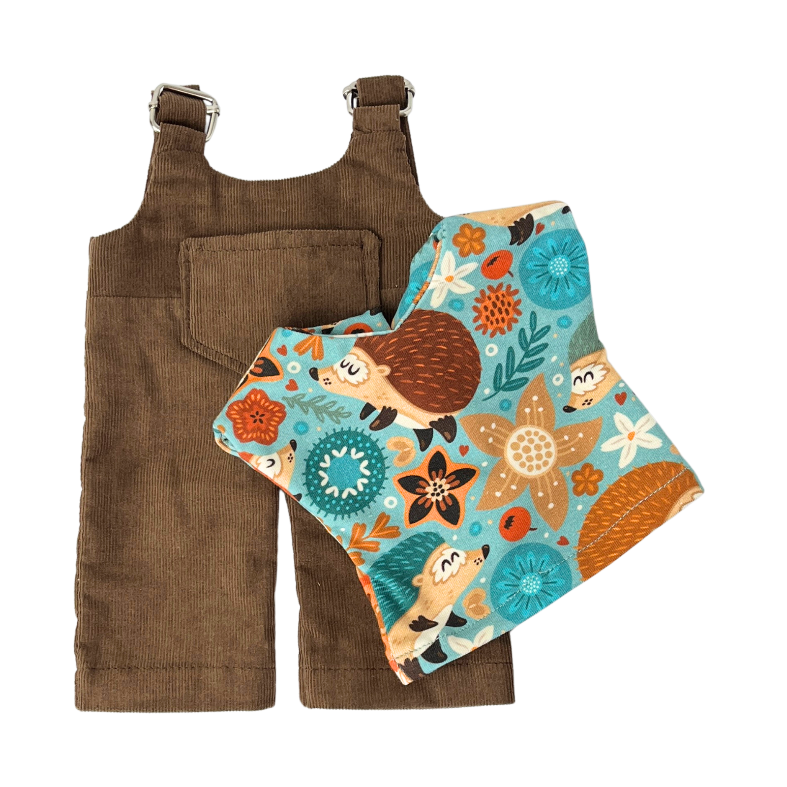 Felhő - Barna nadrágban választott pólóban