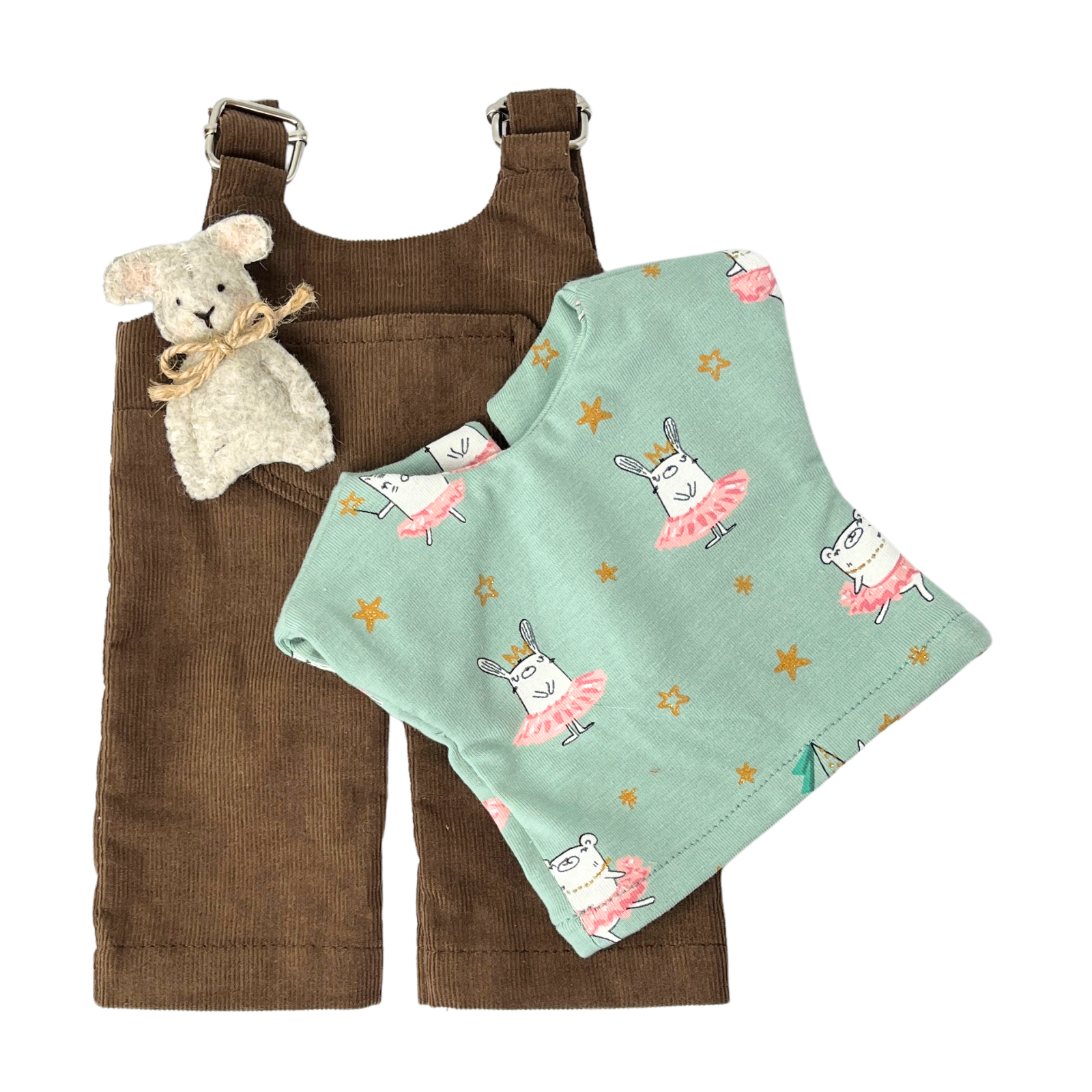 Felhő - Barna nadrágban választott pólóban