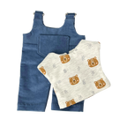 Felhő - Farmerkék nadrágban választott pólóban