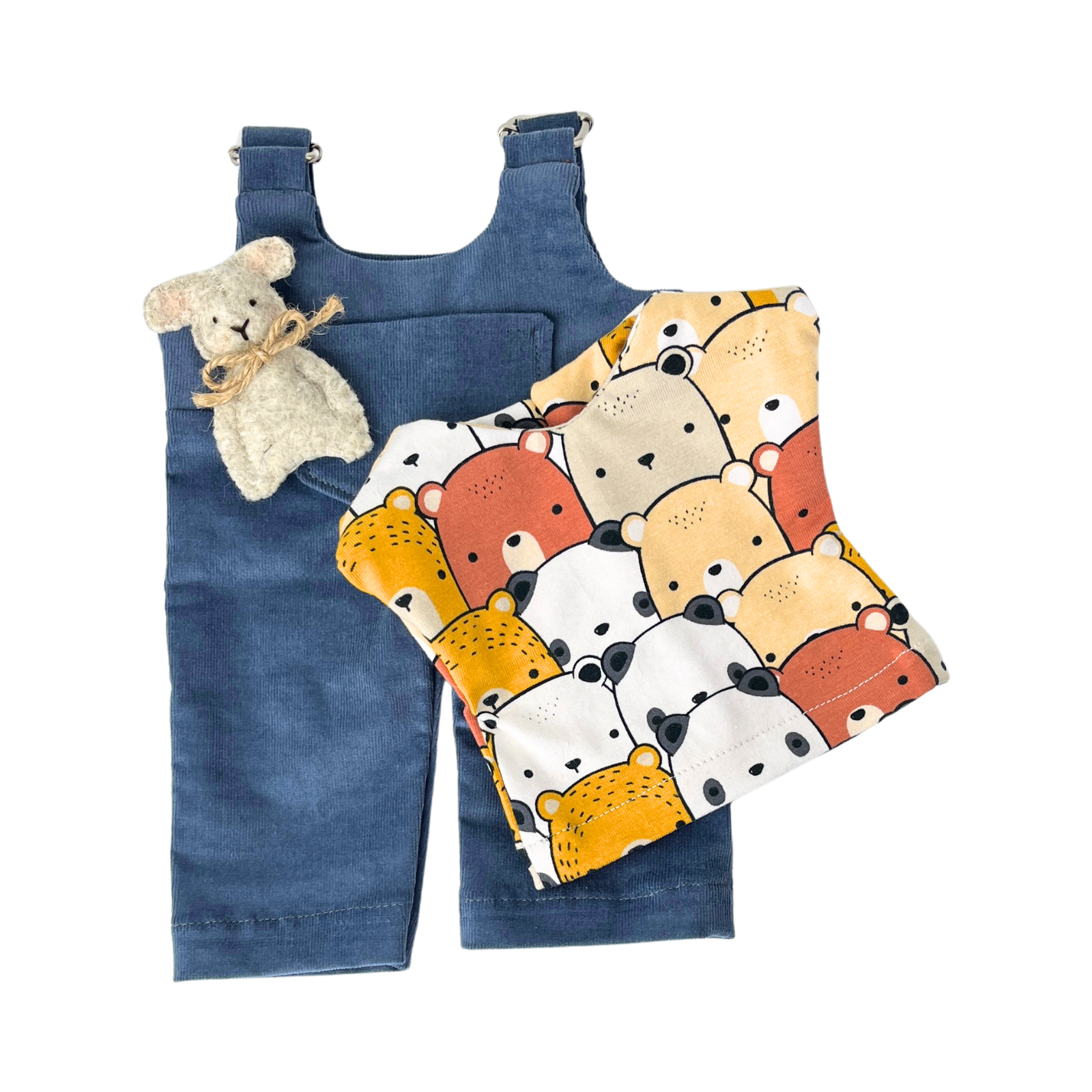 Felhő - Farmerkék nadrágban választott pólóban