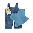 Felhő - Farmerkék nadrágban választott pólóban