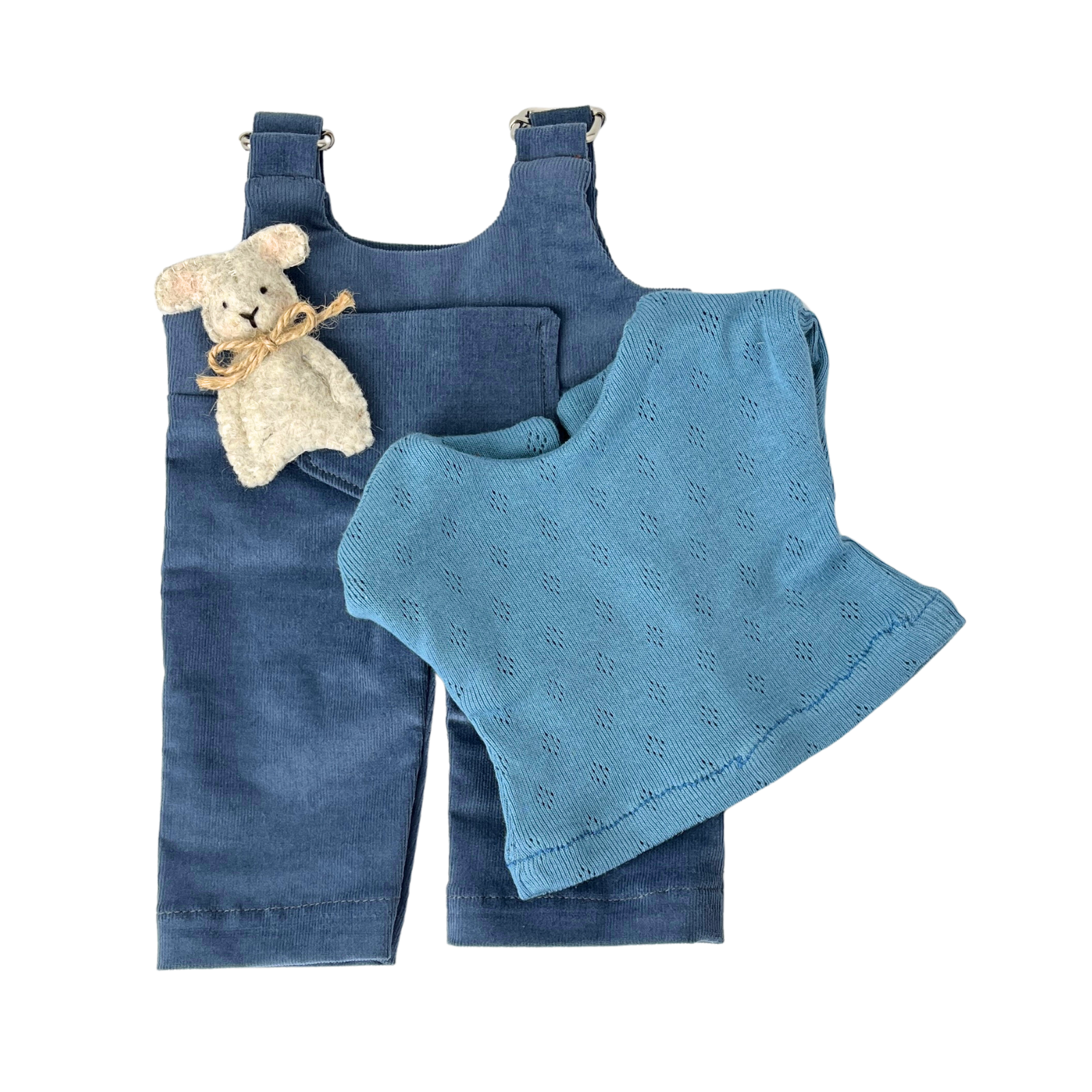 Felhő - Farmerkék nadrágban választott pólóban