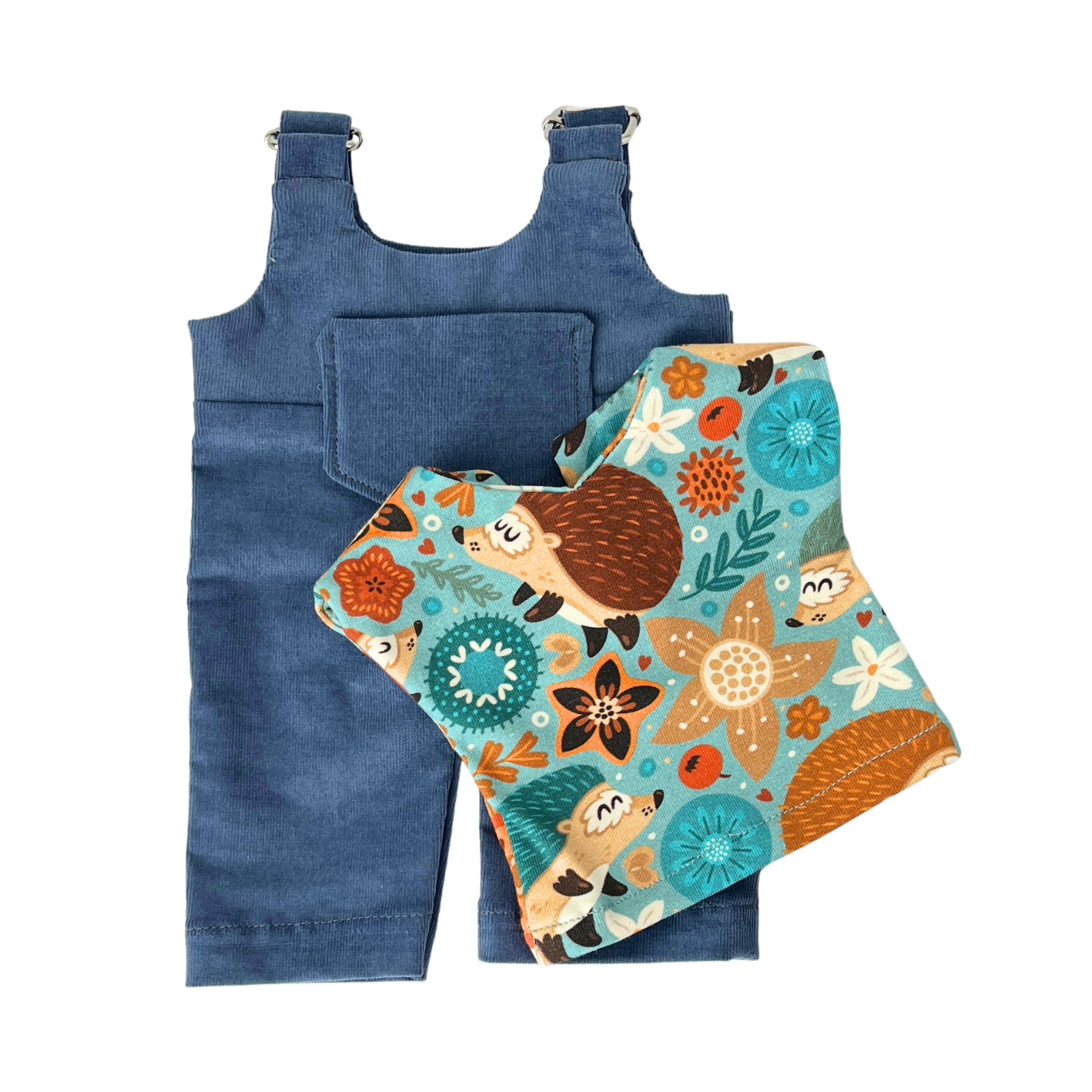 Felhő - Farmerkék nadrágban választott pólóban