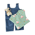 Felhő - Farmerkék nadrágban választott pólóban