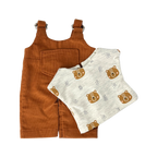 Felhő - Rozsda nadrágban választott pólóban