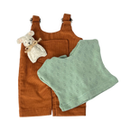 Felhő - Rozsda nadrágban választott pólóban