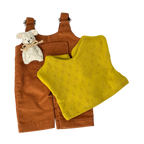 Felhő - Rozsda nadrágban választott pólóban