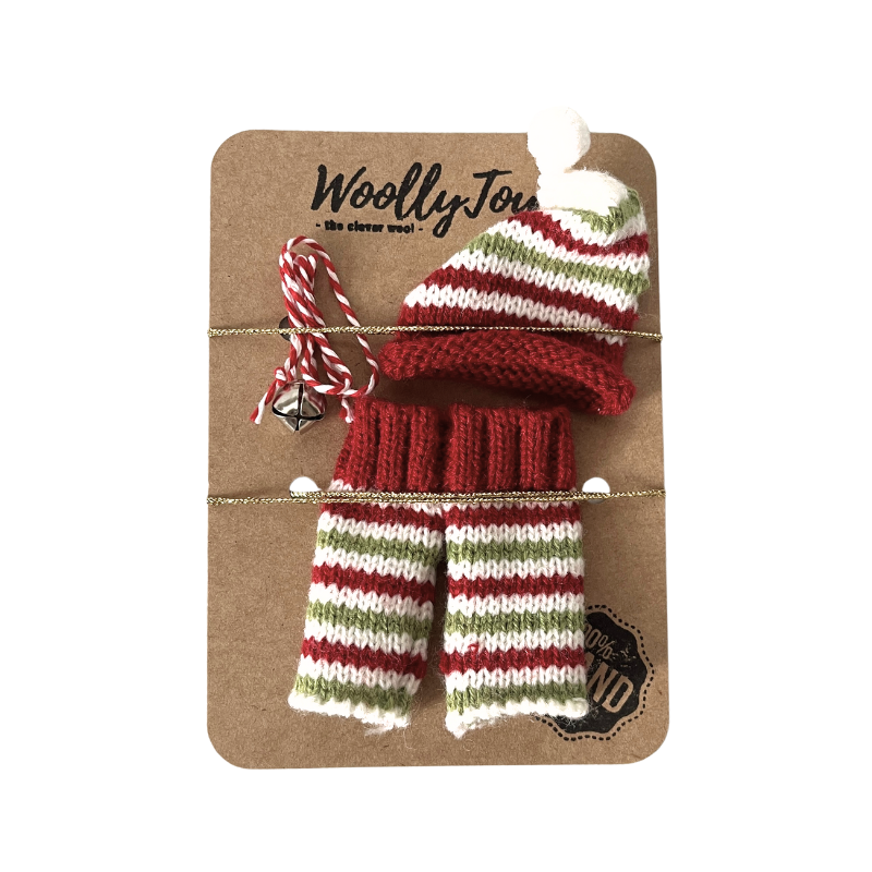 Felhőcske karácsonyi ruhaszett, kötött nadrág, sapka és csengettyű.