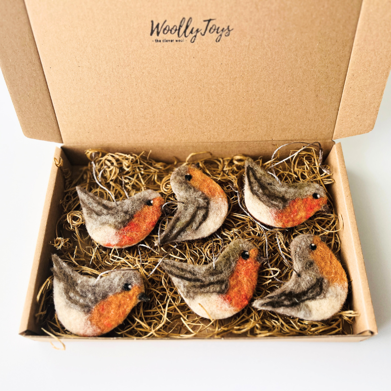 Vörösbegy tűnemezelt karácsonyfadísz, függődísz