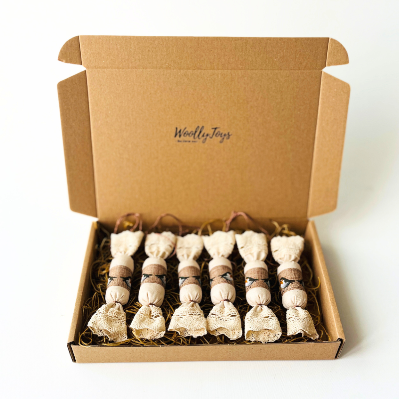 Vörösbegy textil szaloncukor karácsonyfadísz