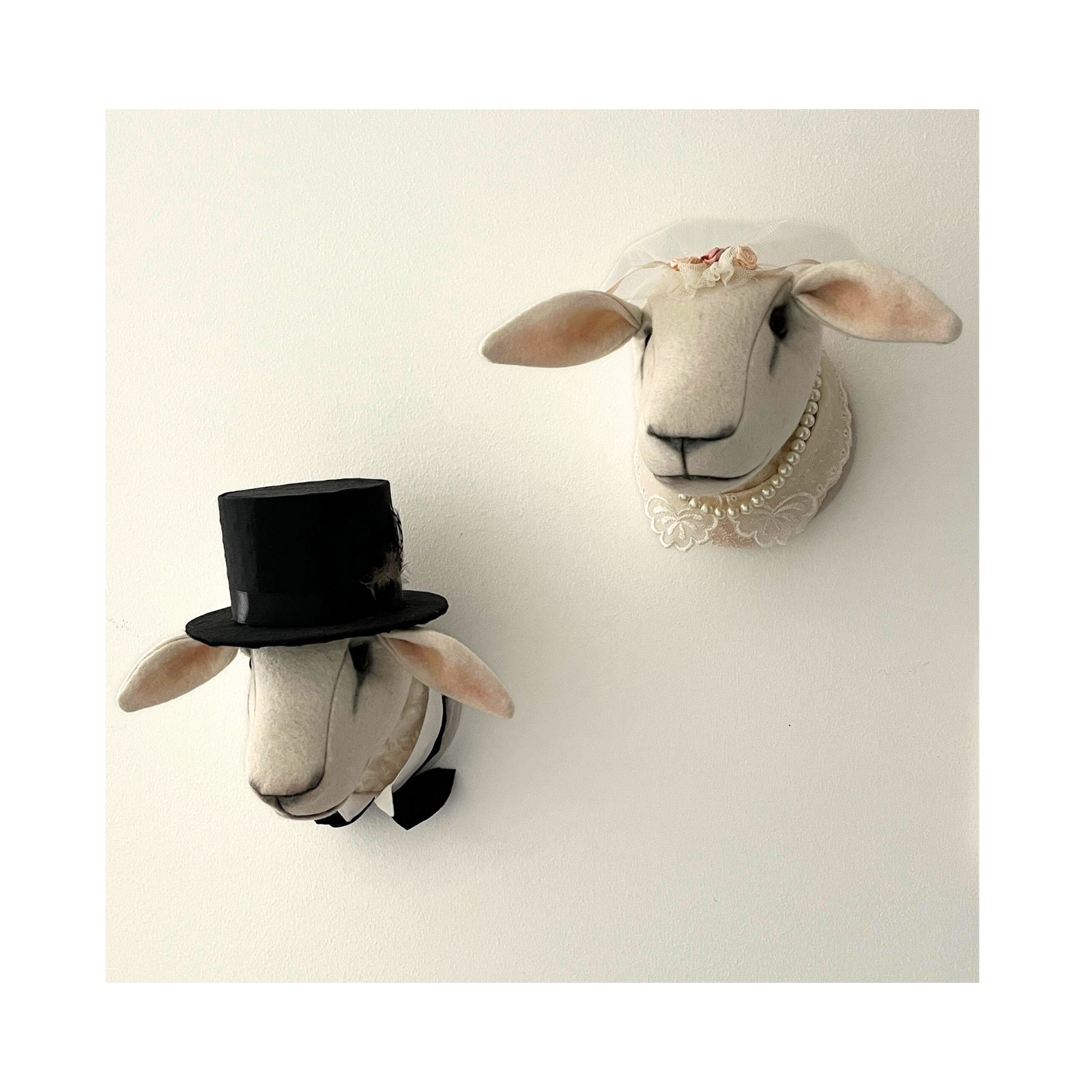 Menyasszony és vőlegény bárányfej trófea - limited edition