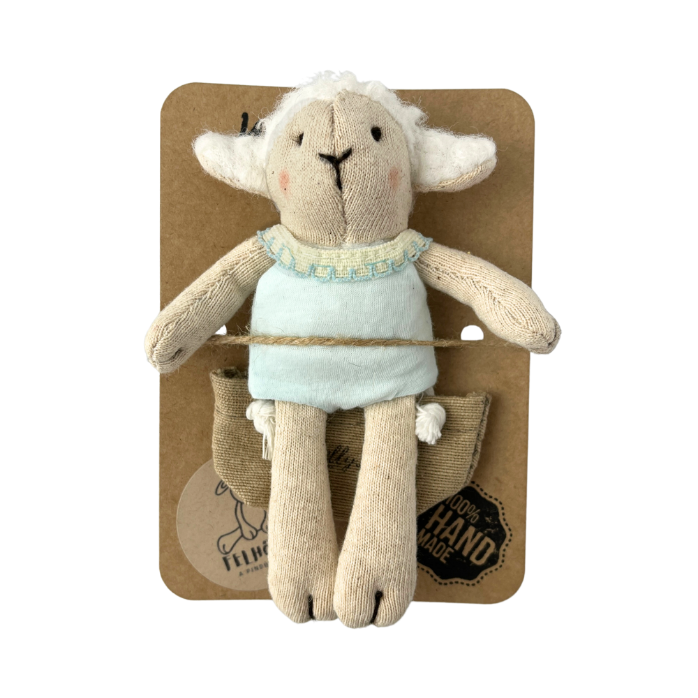 Felhőcske - a strandoló lány