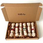 Hat darabos illatos textil szaloncukor karácsonyfadísz  szett krfat karton díszdobozban, karácsonyi ajándékcsomagoláshoz.